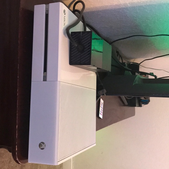 Original Xbox One - Picture 2 of 3